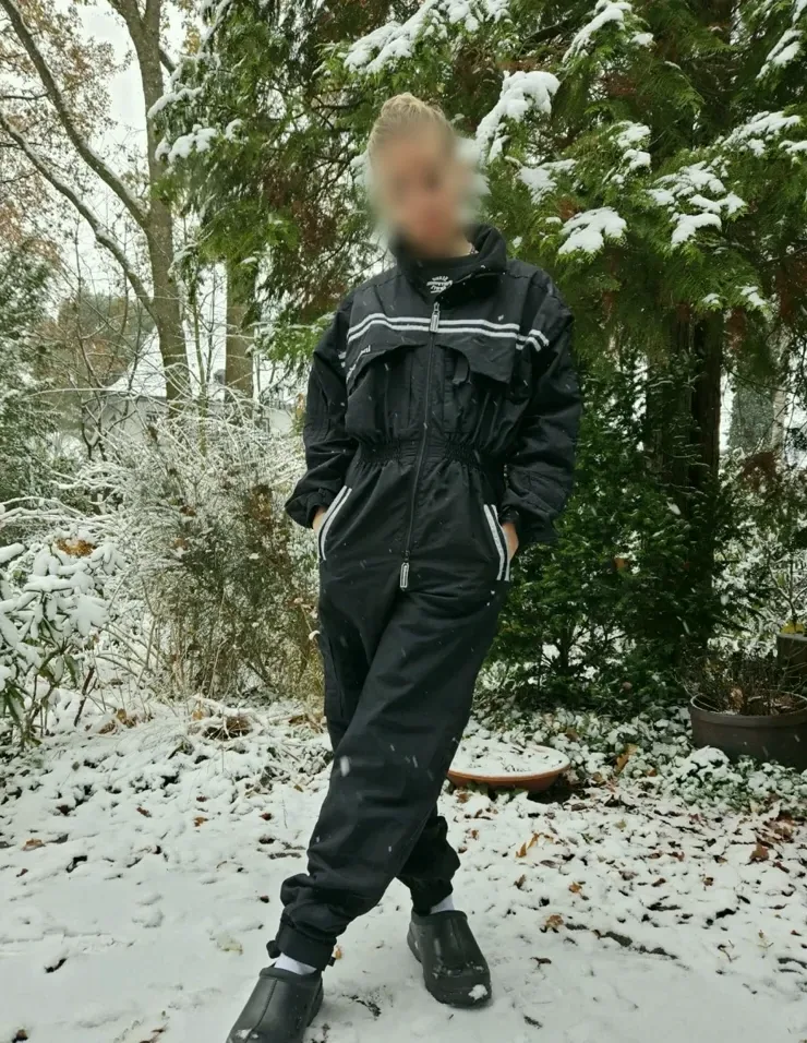 Büsra, 28