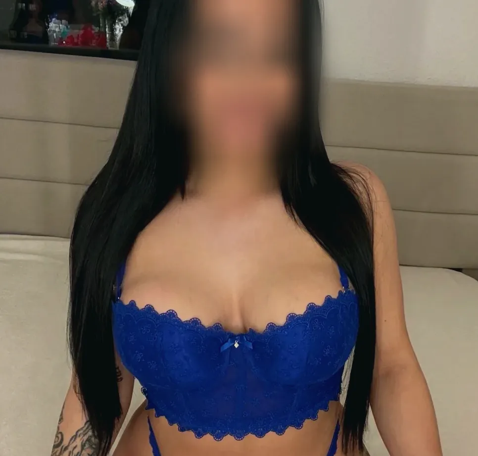 Jasmin, 24