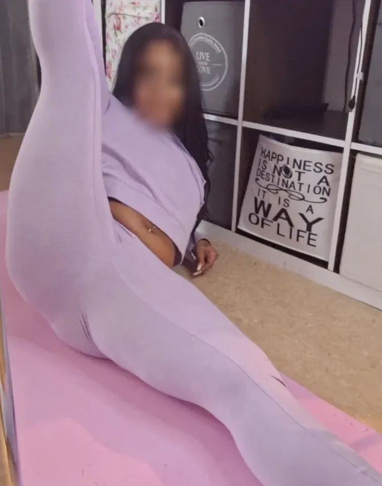 Neele, 31