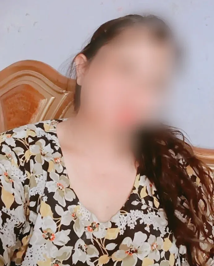 Nicole, 29